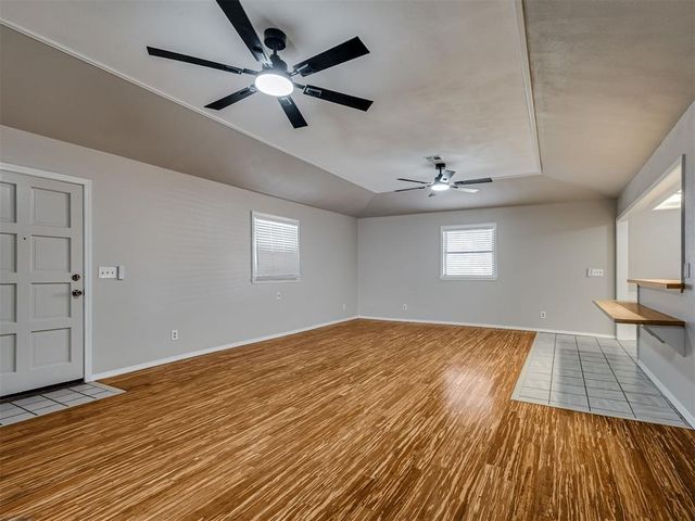 209 S Irving Drive, Moore, OK 73160