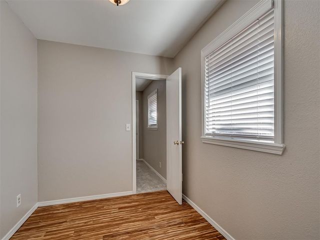 209 S Irving Drive, Moore, OK 73160