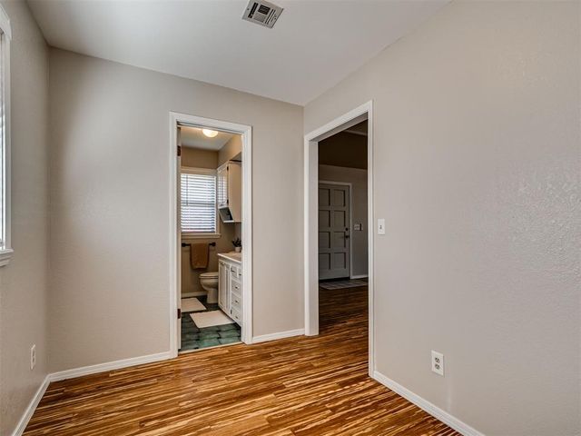 209 S Irving Drive, Moore, OK 73160