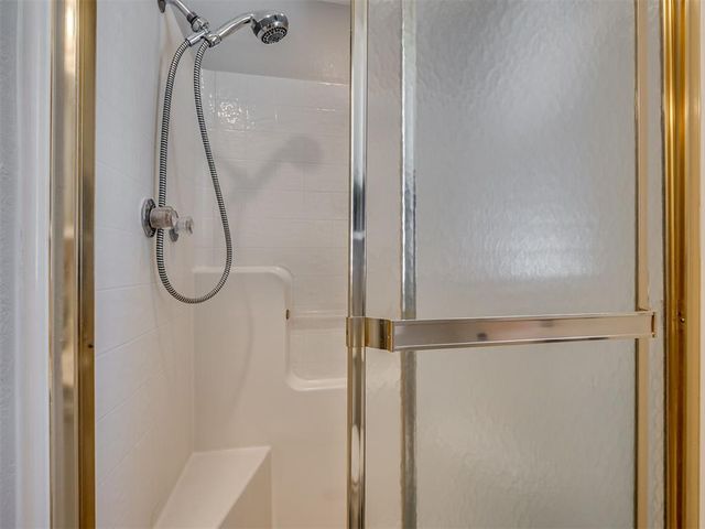 209 S Irving Drive, Moore, OK 73160