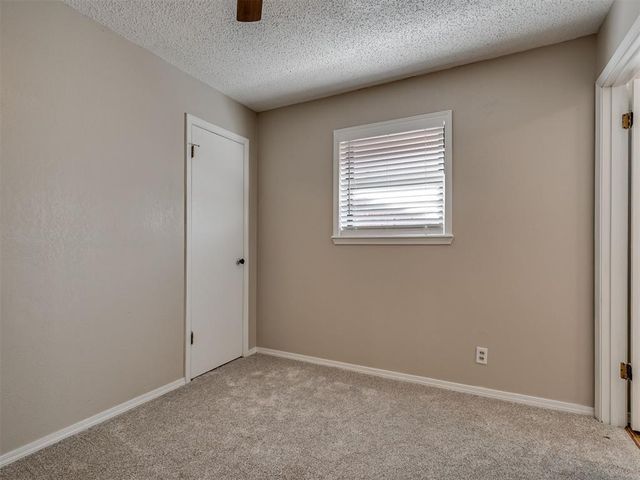 209 S Irving Drive, Moore, OK 73160