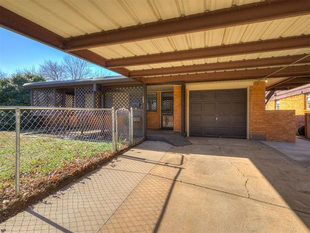 209 S Irving Drive, Moore, OK 73160