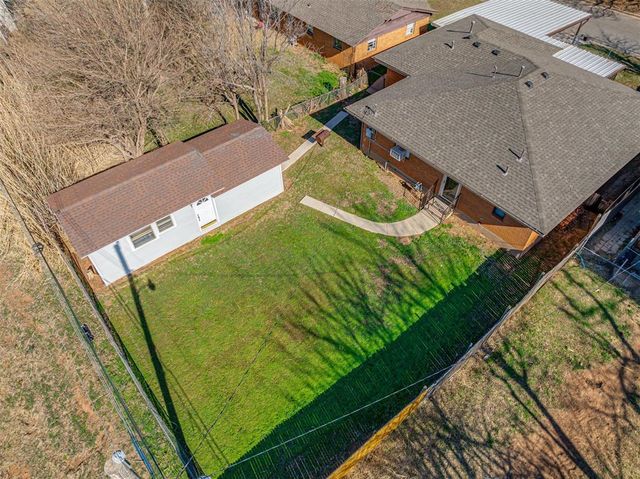 209 S Irving Drive, Moore, OK 73160