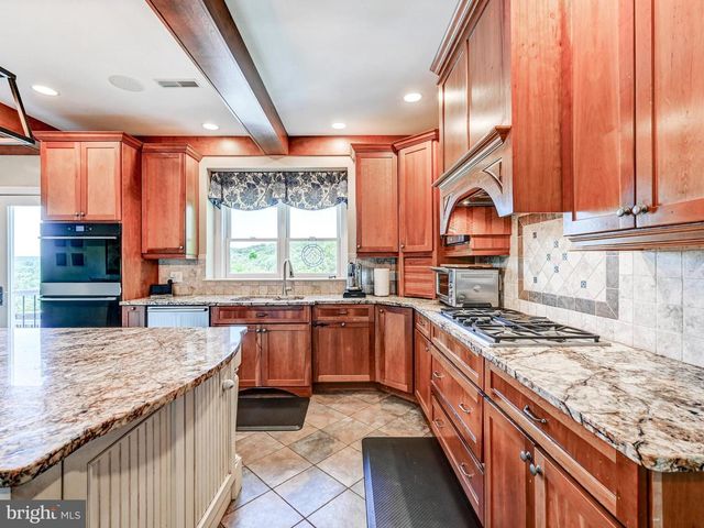 12 WETHERBEE CT, Phoenix, MD 21131