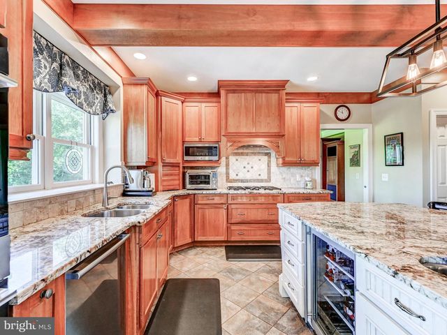 12 WETHERBEE CT, Phoenix, MD 21131