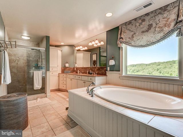 12 WETHERBEE CT, Phoenix, MD 21131