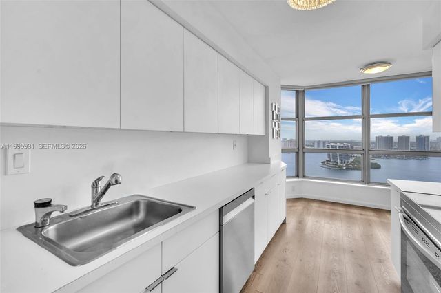 3500 Mystic Pointe Dr 3001, Aventura, FL 33180