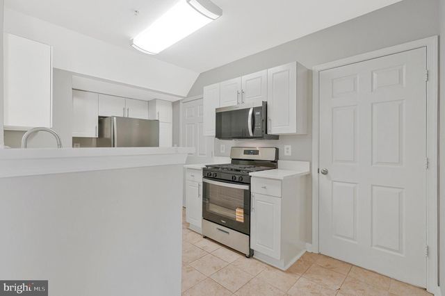 12805 FAIR BRIAR LN, Fairfax, VA 22033