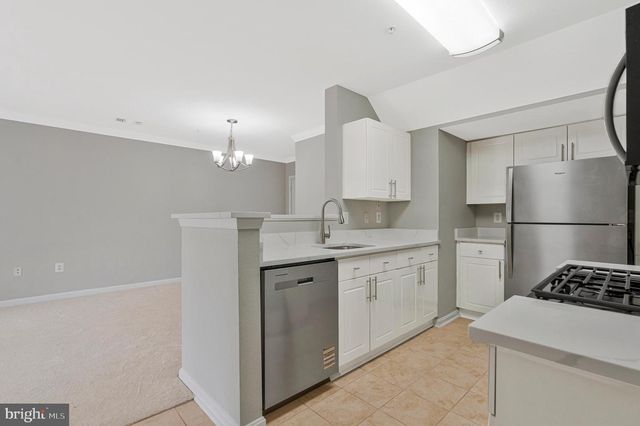 12805 FAIR BRIAR LN, Fairfax, VA 22033