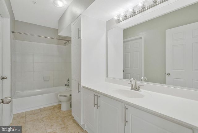 12805 FAIR BRIAR LN, Fairfax, VA 22033