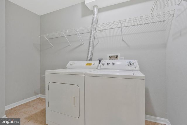 12805 FAIR BRIAR LN, Fairfax, VA 22033