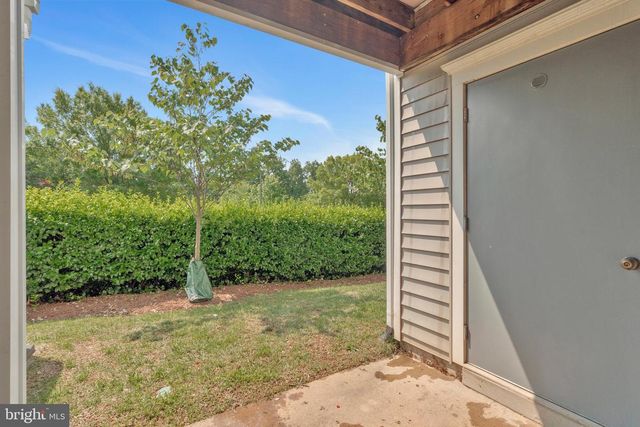 12805 FAIR BRIAR LN, Fairfax, VA 22033