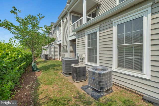 12805 FAIR BRIAR LN, Fairfax, VA 22033