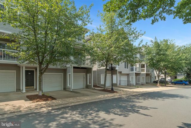 12805 FAIR BRIAR LN, Fairfax, VA 22033