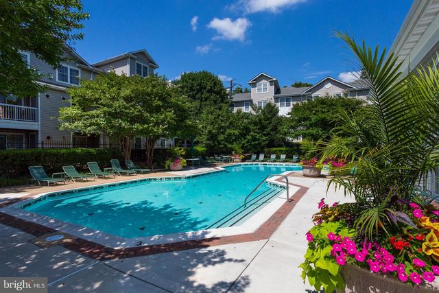 12805 FAIR BRIAR LN, Fairfax, VA 22033