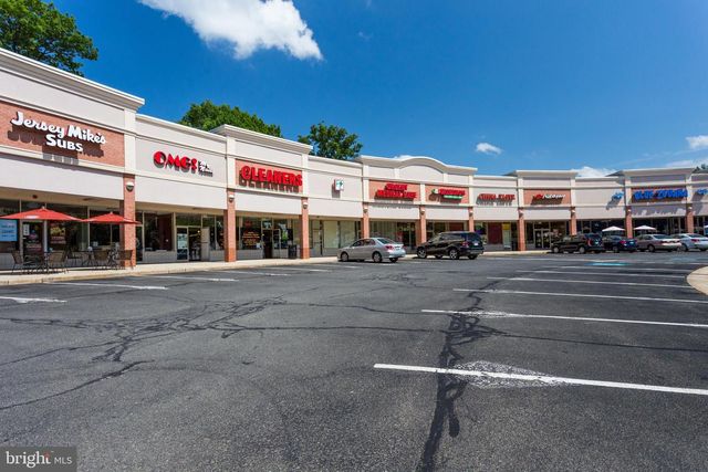 12805 FAIR BRIAR LN, Fairfax, VA 22033