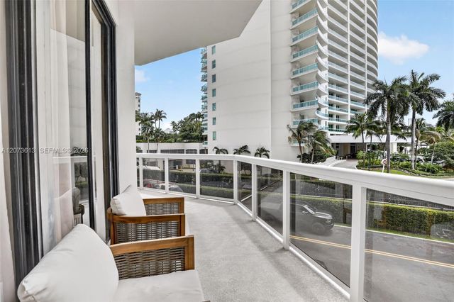 20185 E Country Club Drive 204, Aventura, FL 33180