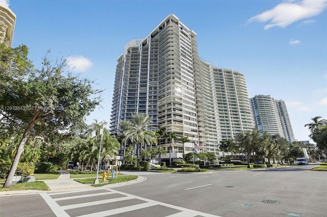 20185 E Country Club Drive 204, Aventura, FL 33180