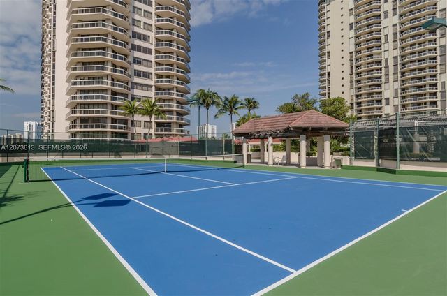 20185 E Country Club Drive 204, Aventura, FL 33180