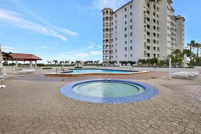 20185 E Country Club Drive 204, Aventura, FL 33180