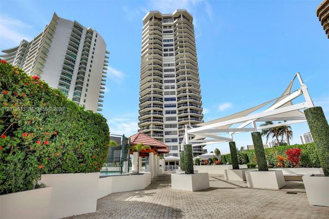 20185 E Country Club Drive 204, Aventura, FL 33180