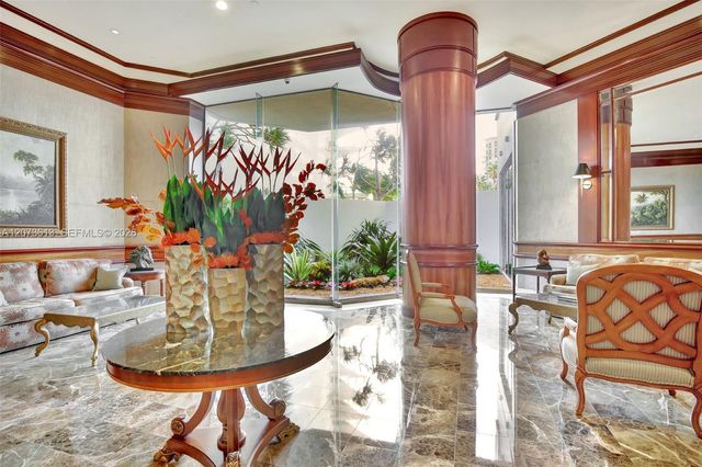20185 E Country Club Drive 204, Aventura, FL 33180