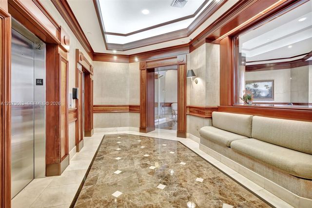 20185 E Country Club Drive 204, Aventura, FL 33180