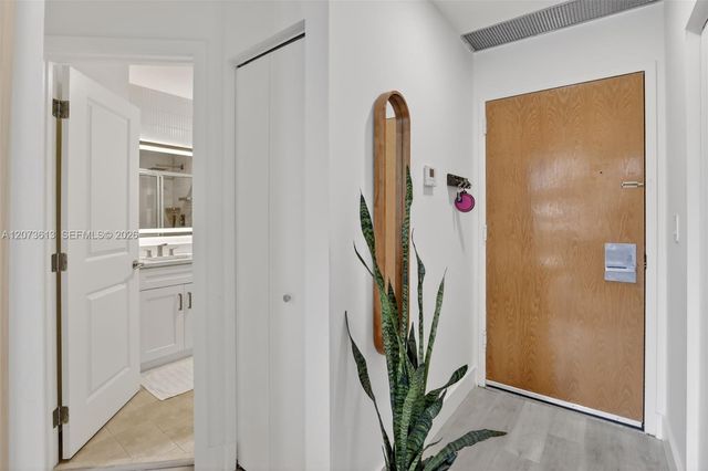 20185 E Country Club Drive 204, Aventura, FL 33180