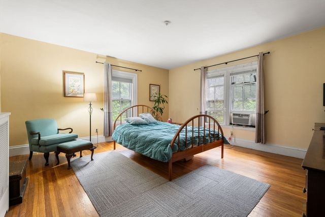 212 Chestnut Ave, Boston, MA 02130