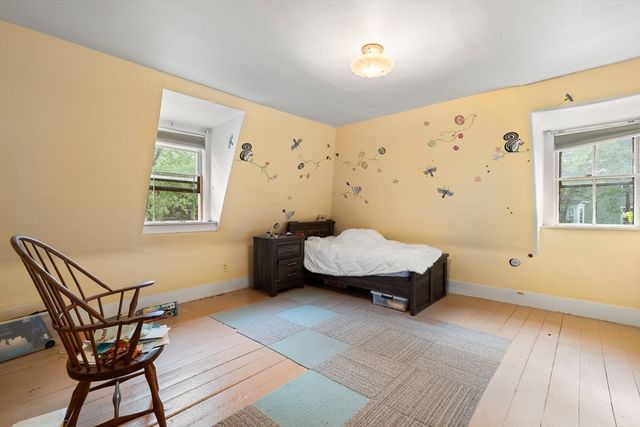212 Chestnut Ave, Boston, MA 02130