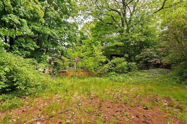 212 Chestnut Ave, Boston, MA 02130