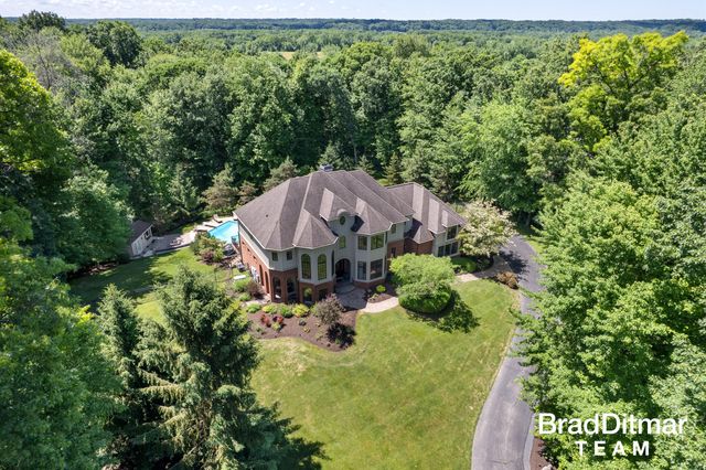 1099 Skyevale Ne, Ada Twp, MI 49301