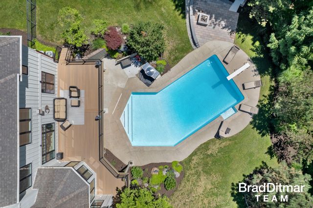 1099 Skyevale Ne, Ada Twp, MI 49301