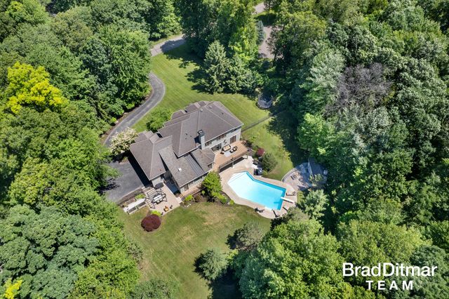 1099 Skyevale Ne, Ada Twp, MI 49301