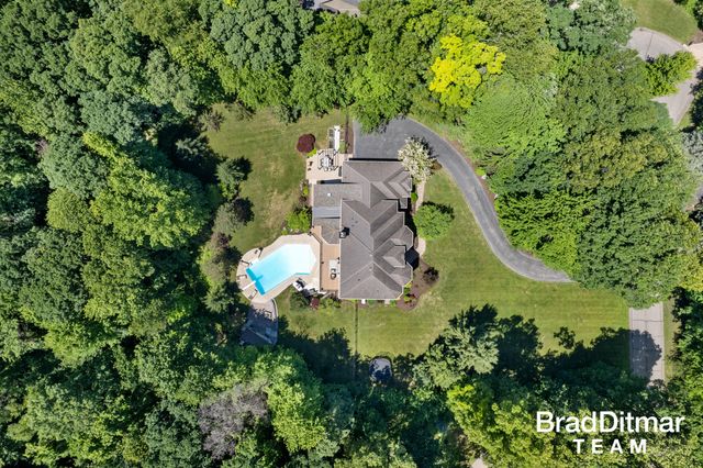 1099 Skyevale Ne, Ada Twp, MI 49301