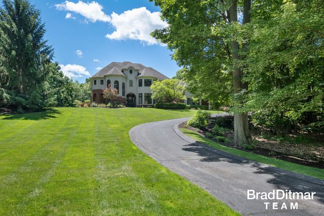 1099 Skyevale Ne, Ada Twp, MI 49301