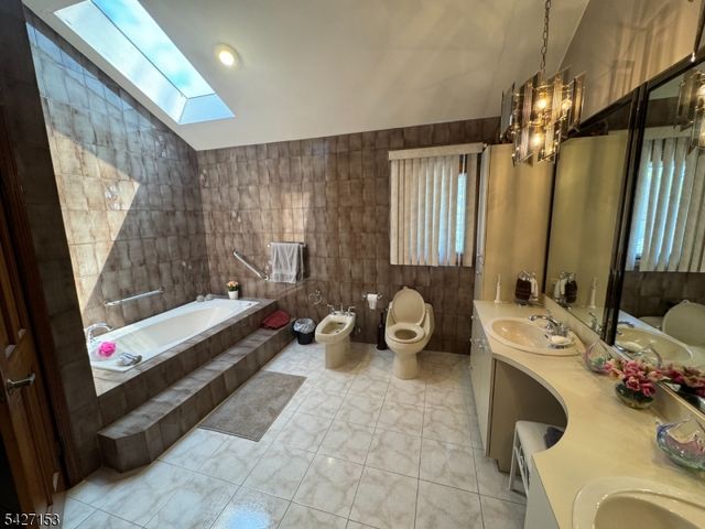 468 Lackawanna Ave, Woodland Park, NJ 07424