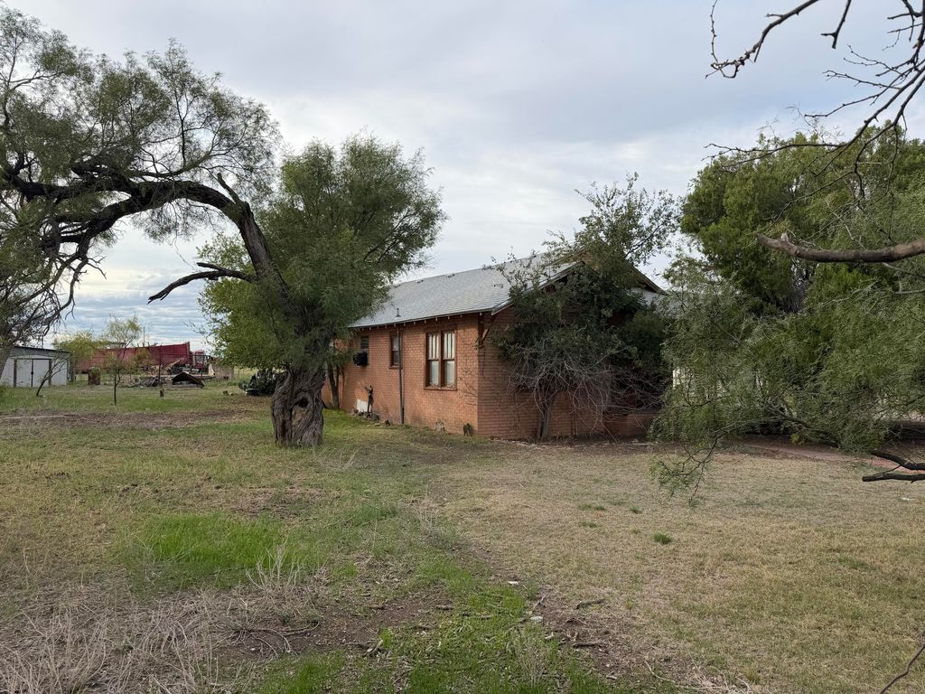 Image 1 of property listing at 745 Broadway Street, Mereta, TX 76940