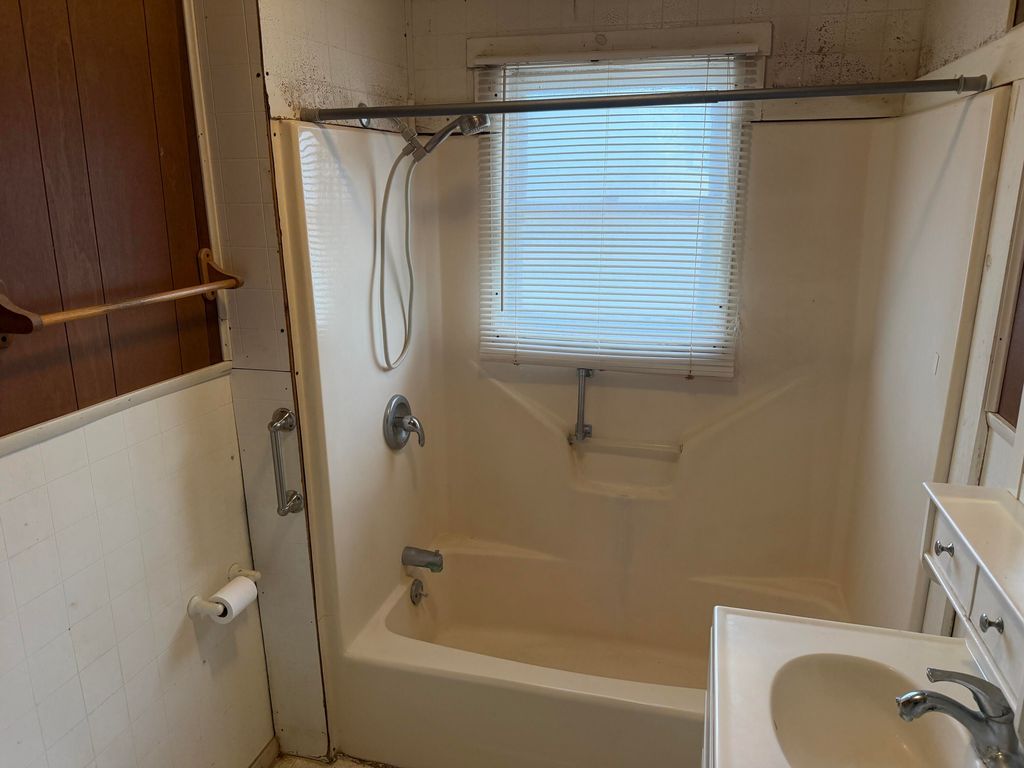 Image 10 of property listing at 745 Broadway Street, Mereta, TX 76940