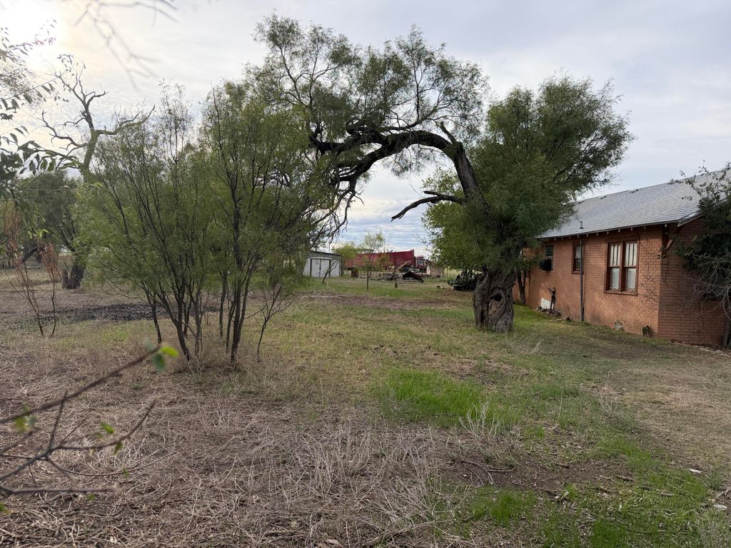 Image 23 of property listing at 745 Broadway Street, Mereta, TX 76940