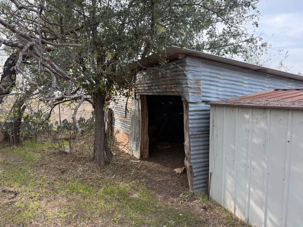 Image 29 of property listing at 745 Broadway Street, Mereta, TX 76940