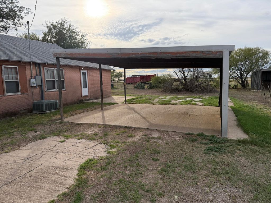 Image 33 of property listing at 745 Broadway Street, Mereta, TX 76940