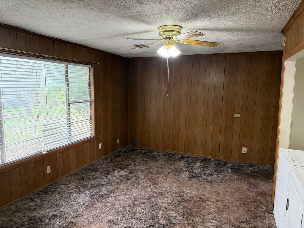 Image 4 of property listing at 745 Broadway Street, Mereta, TX 76940