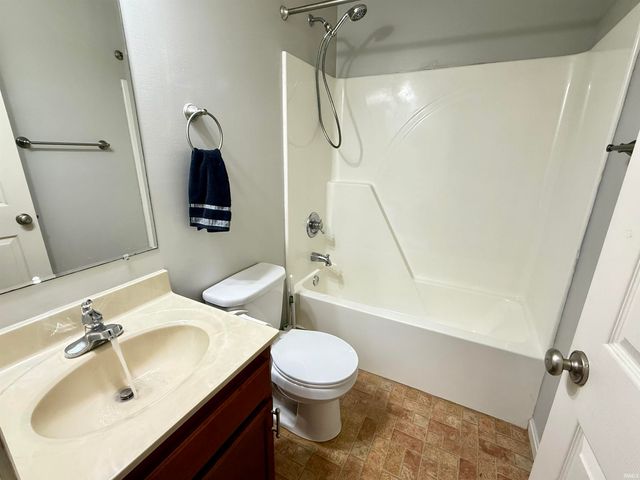 7917 Drake Drive, Chandler, IN 47610