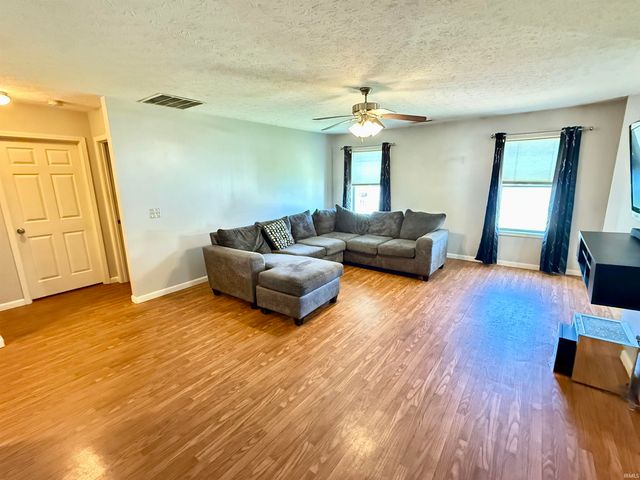 7917 Drake Drive, Chandler, IN 47610