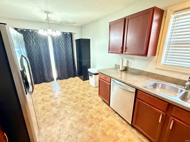 7917 Drake Drive, Chandler, IN 47610