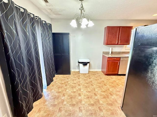 7917 Drake Drive, Chandler, IN 47610