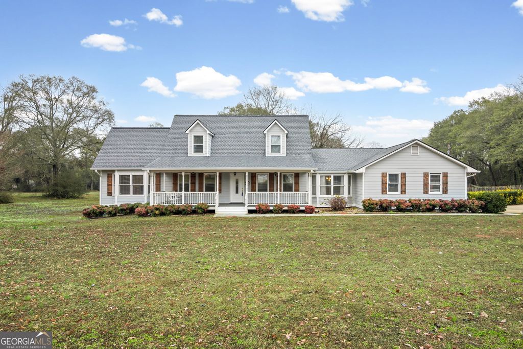8 Cameron Street, Moreland, GA 30259