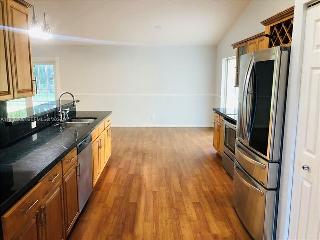 13677 Temple Blvd, West Palm Beach, FL 33412