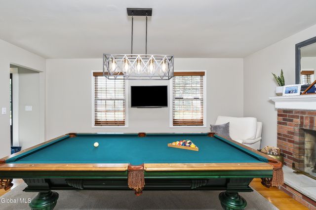 3 Cephalonia Drive, Niskayuna, NY 12309